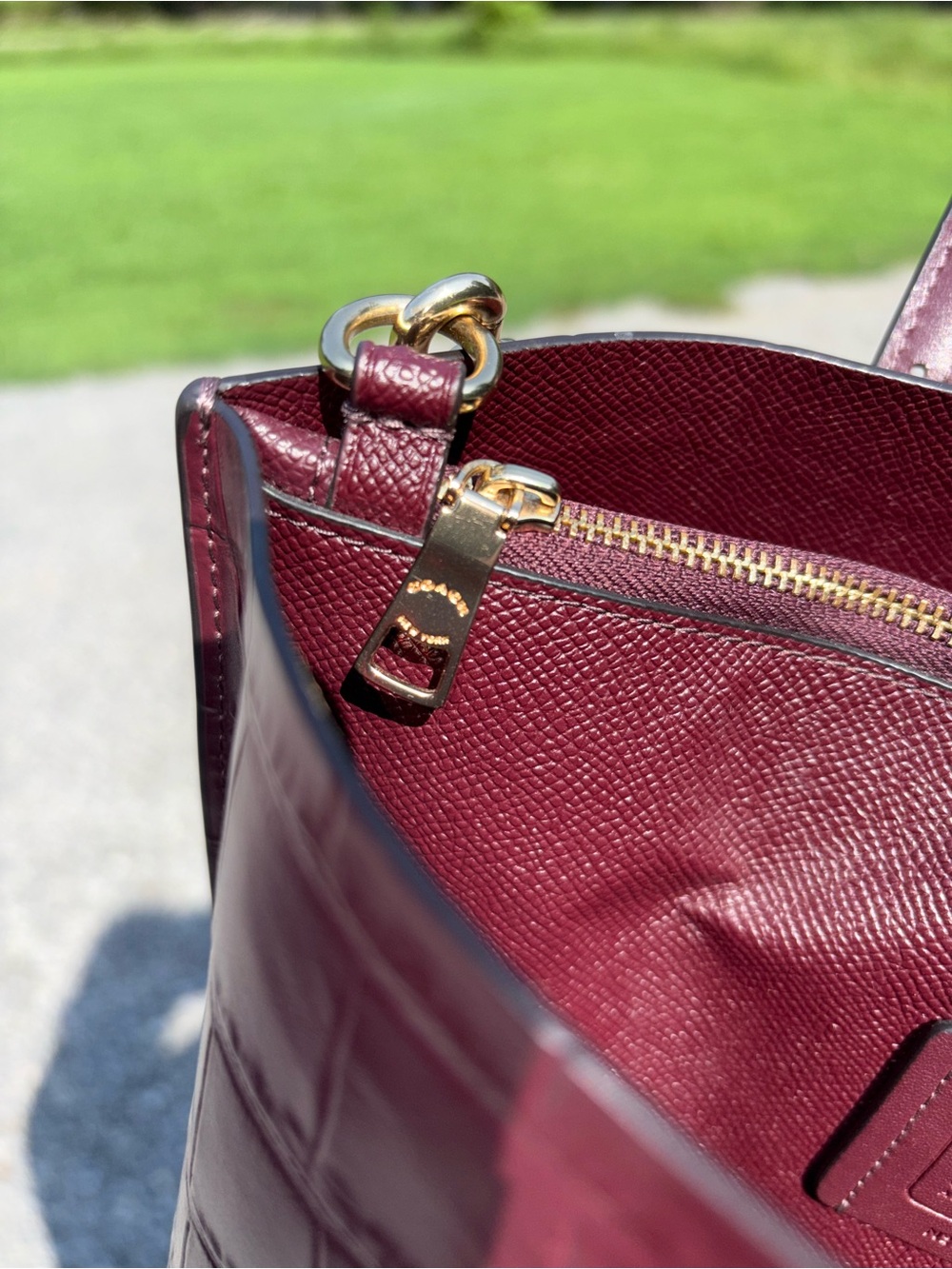 Authentic Coach Molly 25 Tote bag (measurement pictured) - Picture 7 of 13